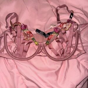 Victoria's Secret - Floral Embroidered Lingere Bra